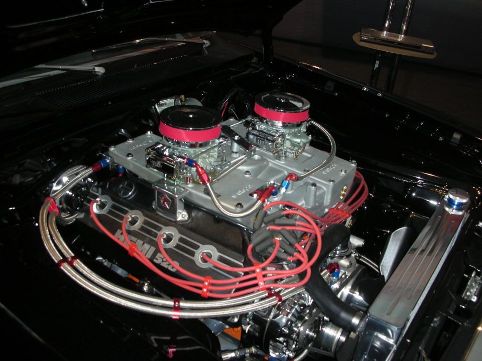 Custom V8 engine with dual carburetors, "HEMI 520" visible on valve cover
