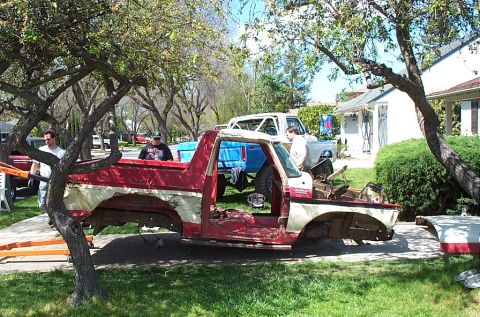 1978 Ford Bronco - Axles are all pulled out.