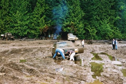 1985 Ford Bronco - Suburban stuck deeeeep