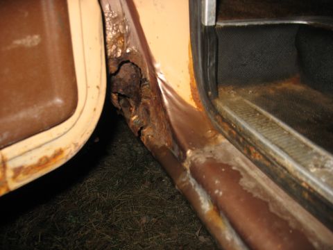1978 Ford F-250 - Rear of center post on Driver's side. That is the front of the rear door