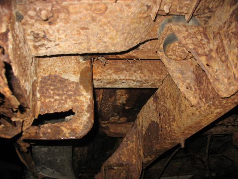 1978 Ford F-250 - I think rear cab mount on passenger side, point back towards box
