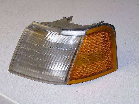 1995 Ford Thunderbird - Left Front Corner Signal light cover. Stock