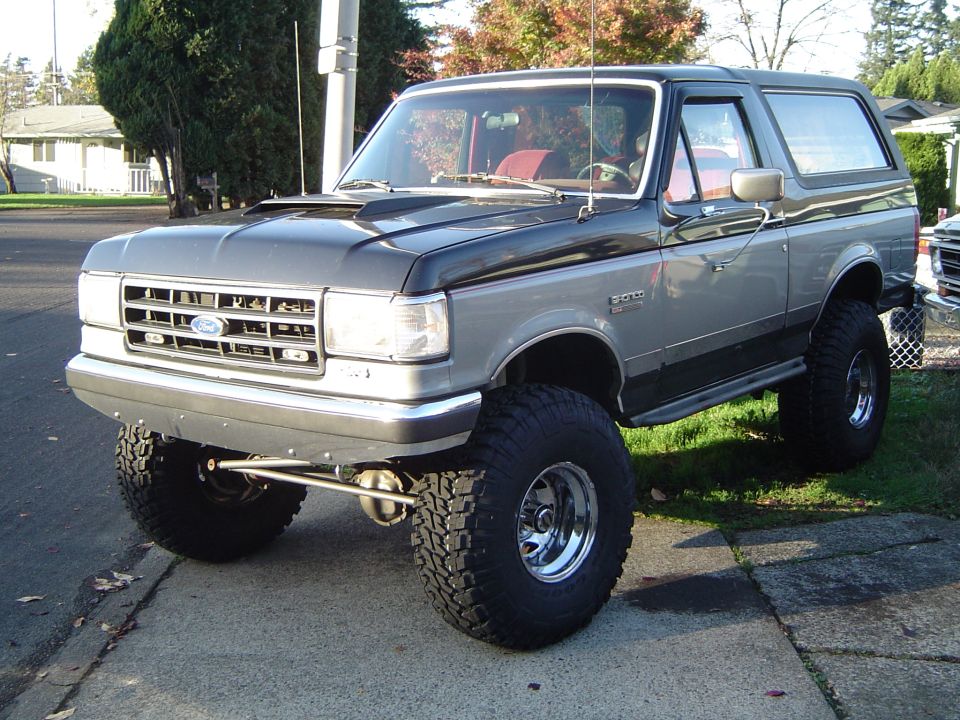 1989 Ford Bronco “Street Truck”
