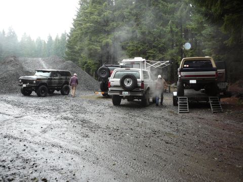 1991 Ford Bronco - Deinately not the most glamorous camp site but it will do