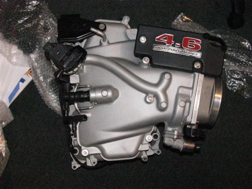 4.6 High Performance intake manifold with electrical connectors and sensors