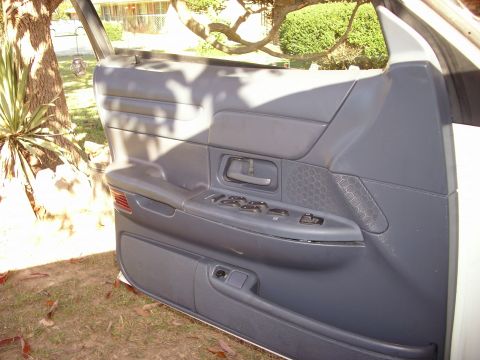 2001 Ford Crown Victoria photo