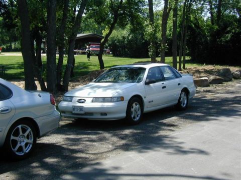 1993 Ford Taurus - pic taken by dan