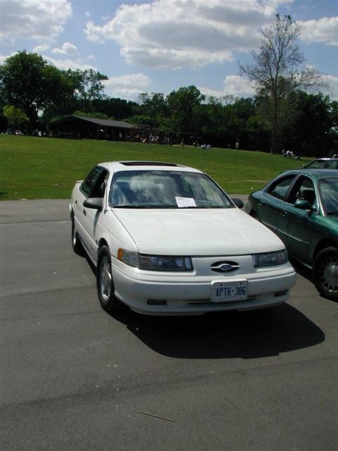 1993 Ford Taurus - pic taken by dan