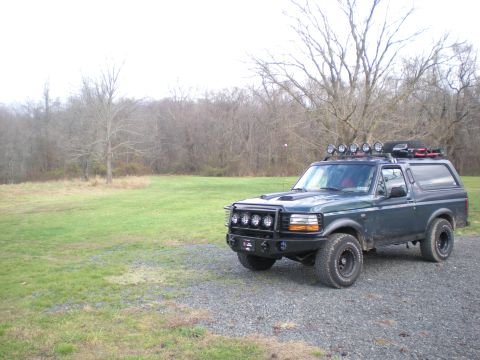 1993 Ford Bronco - This 1993 Ford Bronco is equipped with a roof rack and off-road lights.