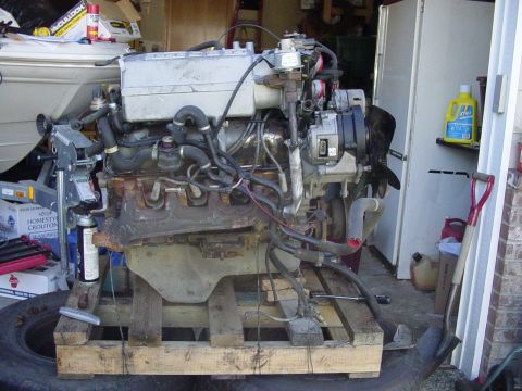 1987 Ford Bronco - another shot of all that emishions crap