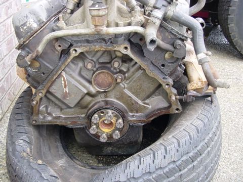 1987 Ford Bronco - i now know where all that oil was comming from.