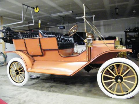 1912 Ford Model T - New respoked wheels and Universal ribbed white tires