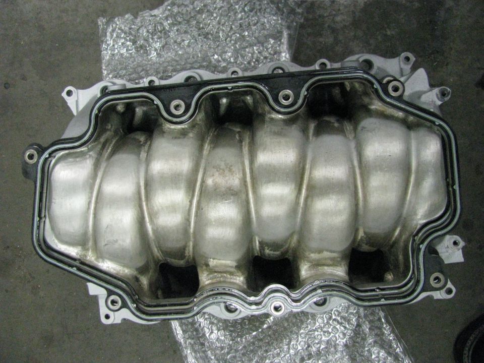 Ported and polished aluminum intake manifold with gasket