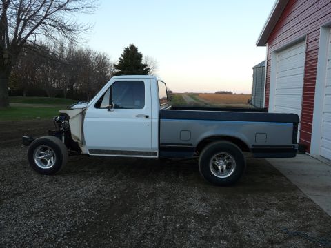 1994 Ford F-150 - Here it is with the very nice northern Wisconsin box. Just needs a couple fender patch panels and she'll be like new.