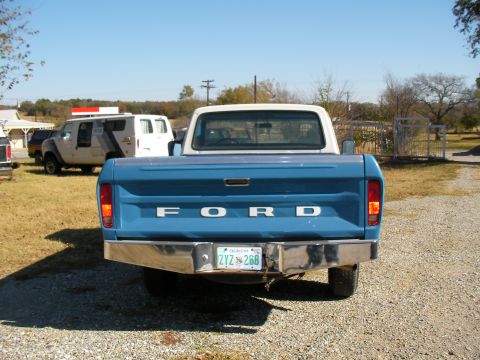 1976 Ford F-150 - The aftermarket bumper needs to go.