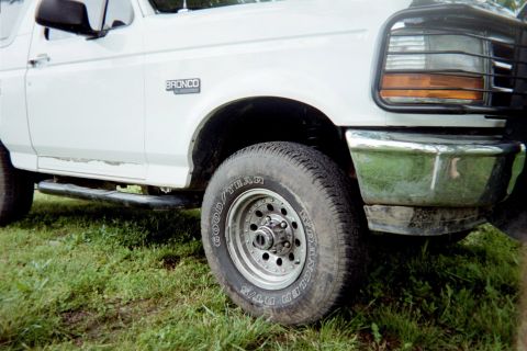 1995 Ford Bronco - Completed view of passenger side.