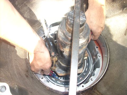 1992 Ford Bronco - DO NOT, i repeat DO NOT remove the inner snap ring only the outer snap ring in the case should be removed......if you remove the inner snap…