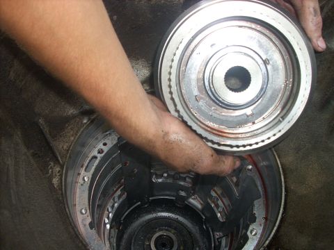 1992 Ford Bronco - after this step you will remove the sun shell, then reverse clutchs and reverse planetary........this parts trans was being harvested for t…