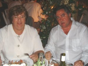 1991 Ford Crown Victoria - A watermark from SUPERMOTORS.NET is visible on this photo of two people dining.