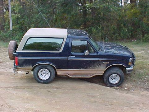 1995 Ford Bronco - from the other side