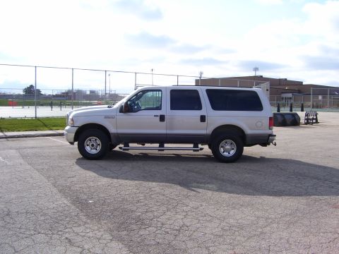 2005 Ford Excursion photo