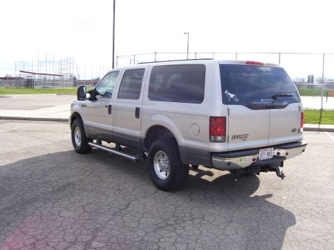 2005 Ford Excursion photo