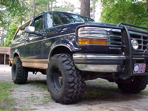 1995 Ford Bronco - My baby got new shoes!!!