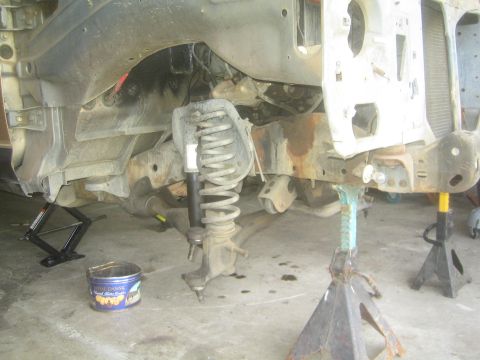 1990 Ford Bronco - Stock front suspension