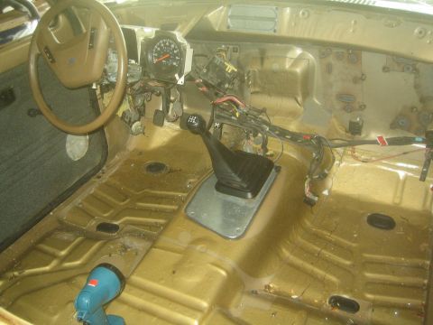 1990 Ford Bronco - Int. gutted.