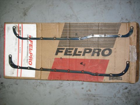 1988 Ford Bronco - clean the oilpan "support bars" for a good level seal of the oilpan gasket