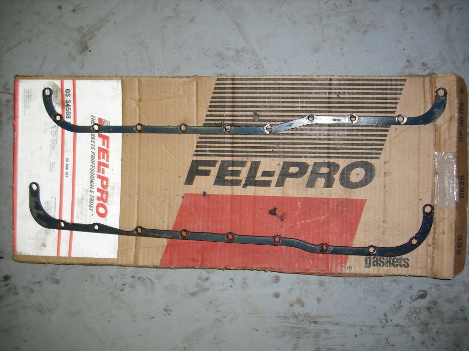 clean the oilpan "support bars" for a good level seal of the oilpan gasket