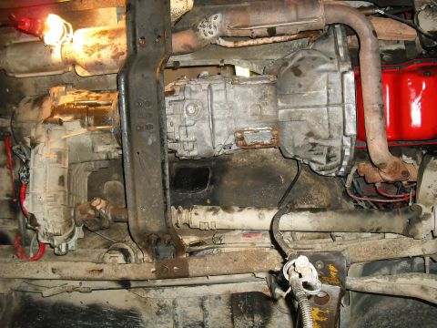 1988 Ford Bronco - fill it up with fluid and bolt the driveshafts on, woola its beautifull, watch out for how the exhaust fits, I have to trim a flange off on…