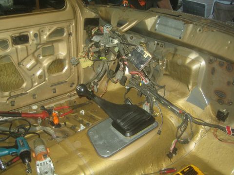 1990 Ford Bronco - Steering now gone.