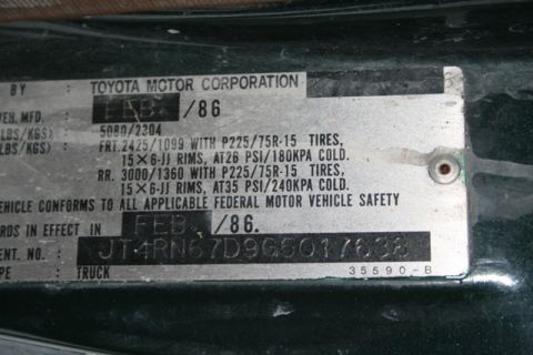 1990 Chevrolet Suburban - This vehicle identification plate indicates a manufacturing date of February 1986.