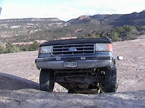1991 Ford Bronco - Crawlin' up it