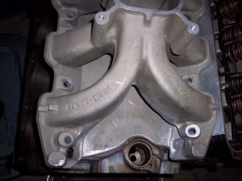 1971 Ford Mustang - Intake manifold shows part numbers D9BA-9424-DA and 351W cast into the aluminum.