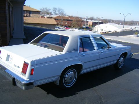 1987 Ford Crown Victoria LTD photo