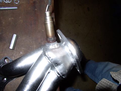 1990 Lincoln Town Car - Both O2 sensors were new less than two years ago, so I gently cleaned their heads with a fine wire brush and bolted them into the new Musta…