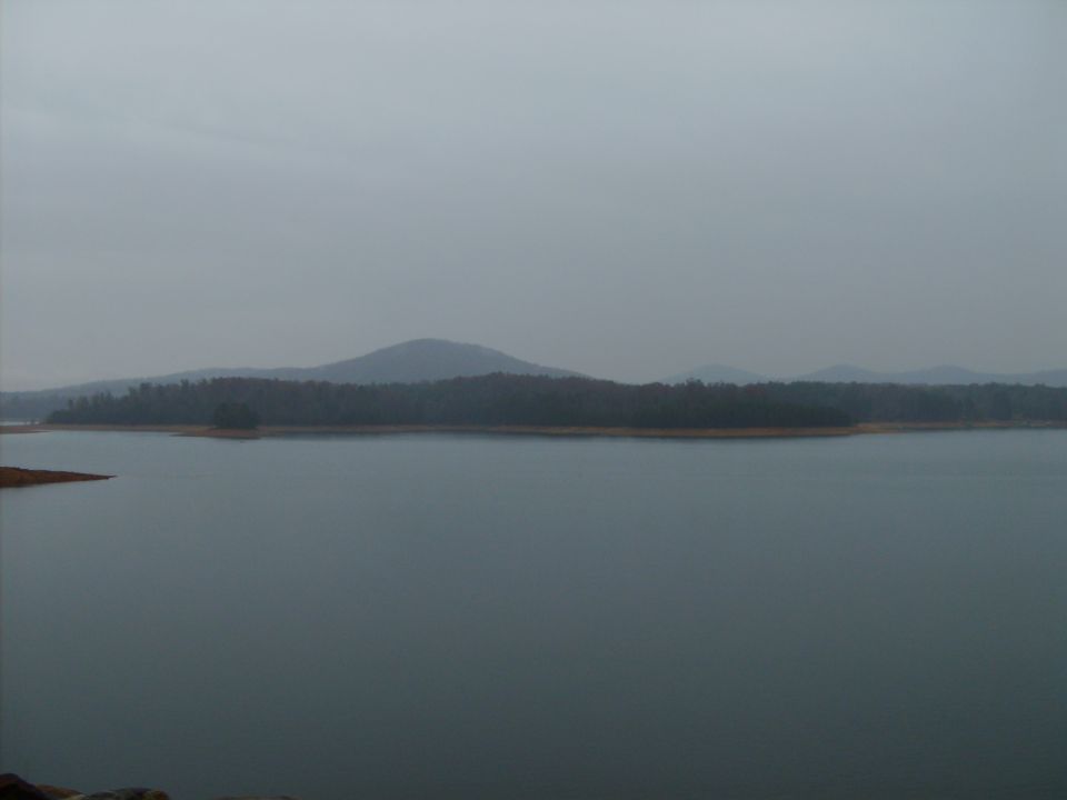 rainy morning at lake nottely