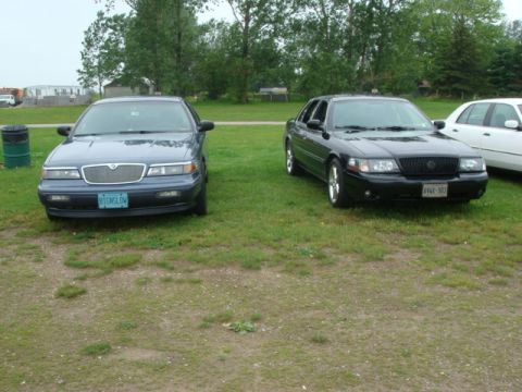 2004 Ford Crown Victoria photo