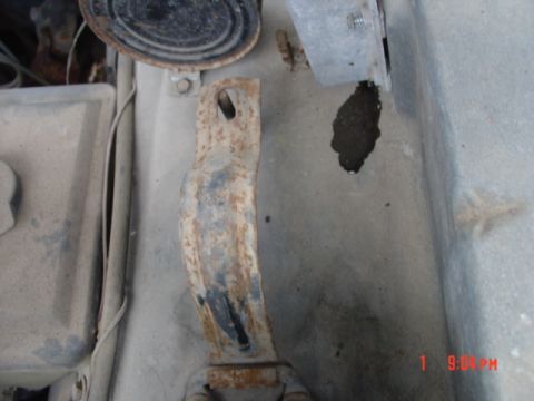 1979 Ford Bronco - hold down for the jack? what?