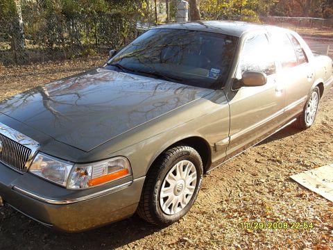 2004 Mercury Marquis “the marq”