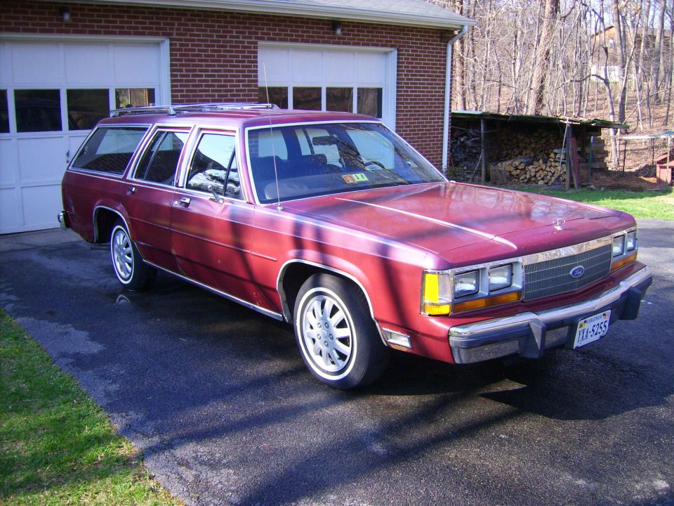 1988 Ford Crown Victoria LTD “Bertha”