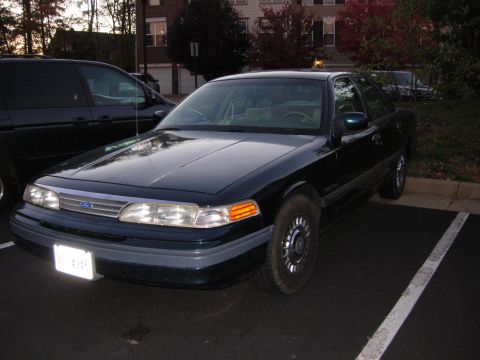 1994 Ford Crown Victoria photo
