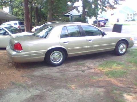 1999 Ford Crown Victoria