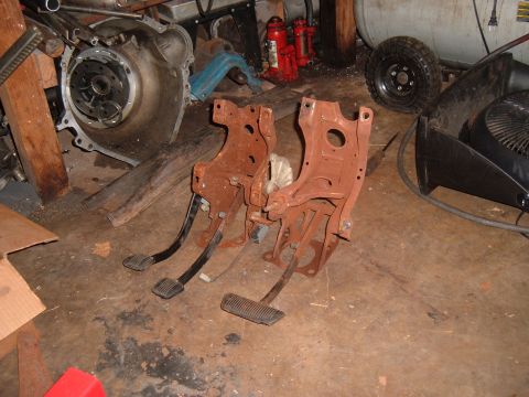1981 Ford LTD - On the left a stock Mustang GT pedal assembly. On the right a stock full size LTD/Crown Vic assembly. Notice that the lower row of bolts is…