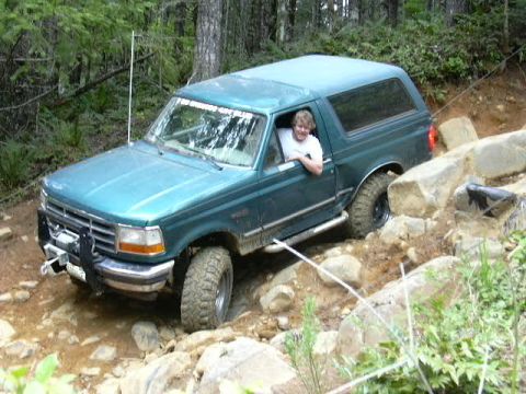 1991 Ford Bronco - Didn't even touch the rock