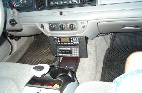 1991 Ford LTD Crown Victoria - View of the interior dashboard, including the radio and air vents.