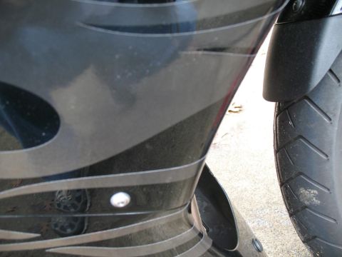 2008 Kawasaki Ninja R - vinyl up close showing the difference in colors