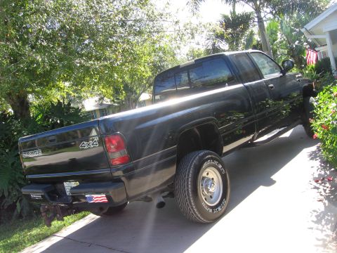 1999 Dodge 2500 photo